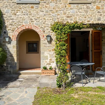Borgo San Pietro 4*