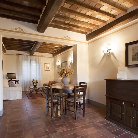 Borgo San Pietro فندق كورتونا