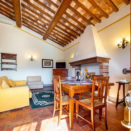 Borgo San Pietro فندق كورتونا