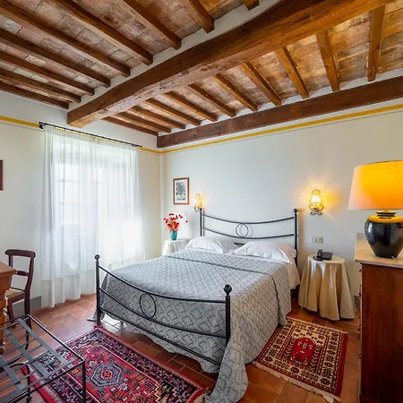 Borgo San Pietro 4*